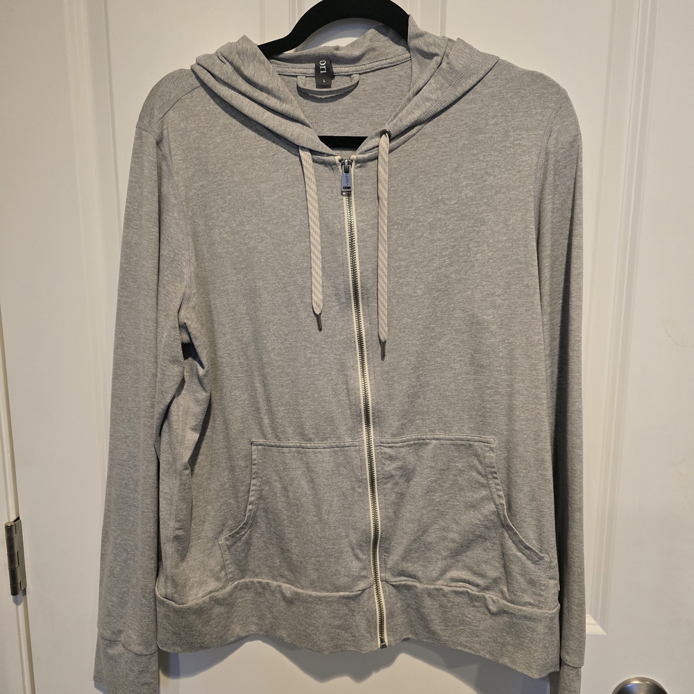 Vuori Halo Hoodie. Size L. EUC.